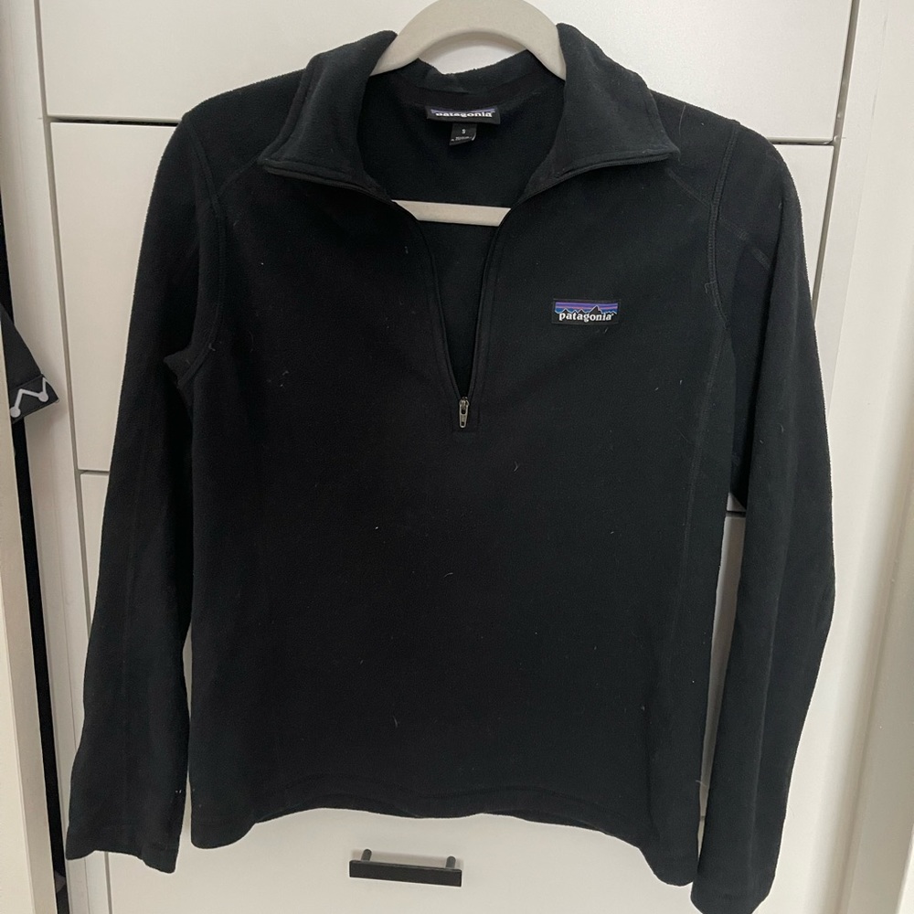 Women’s Patagonia black fleece quarter zip crewneck jacket ! Size small